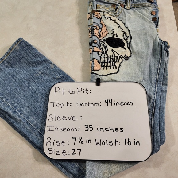 GRAIL Stylish Light Wash Jeans with Embroidery - Picture 10 of 10